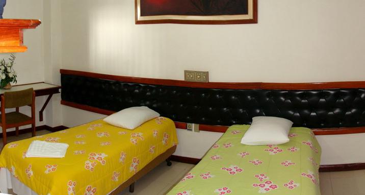 Santa Monica Palace Hotel Corumbá Buitenkant foto