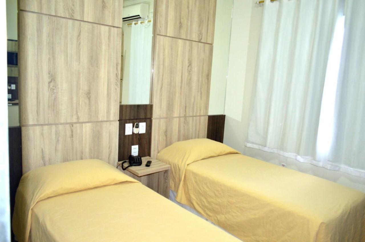 Santa Monica Palace Hotel Corumbá Buitenkant foto